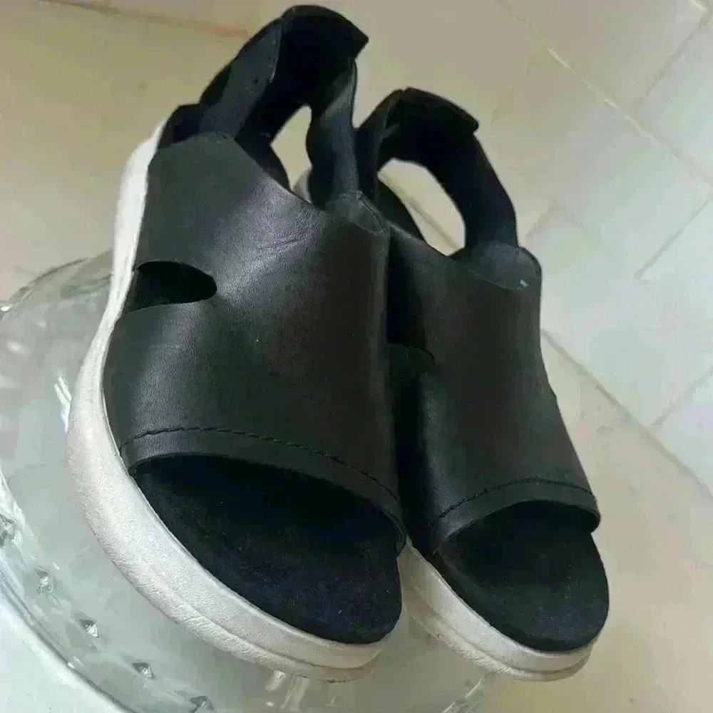 OTBT Forever Whitney black leather slip on cutout sandals size 8 - Picture 2 of 9